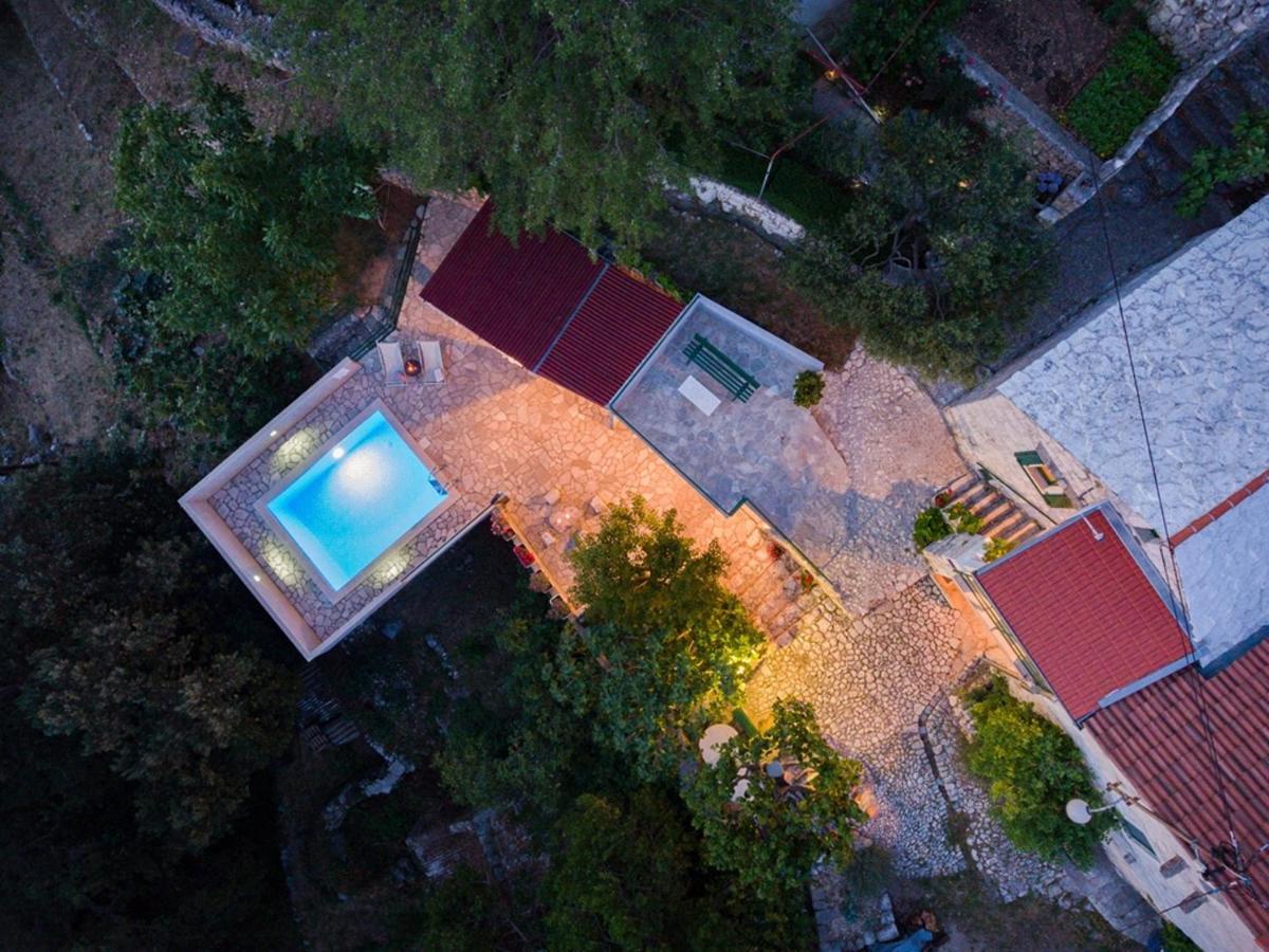 Stone House Nikolina With Heated Pool Villa Bast Ngoại thất bức ảnh